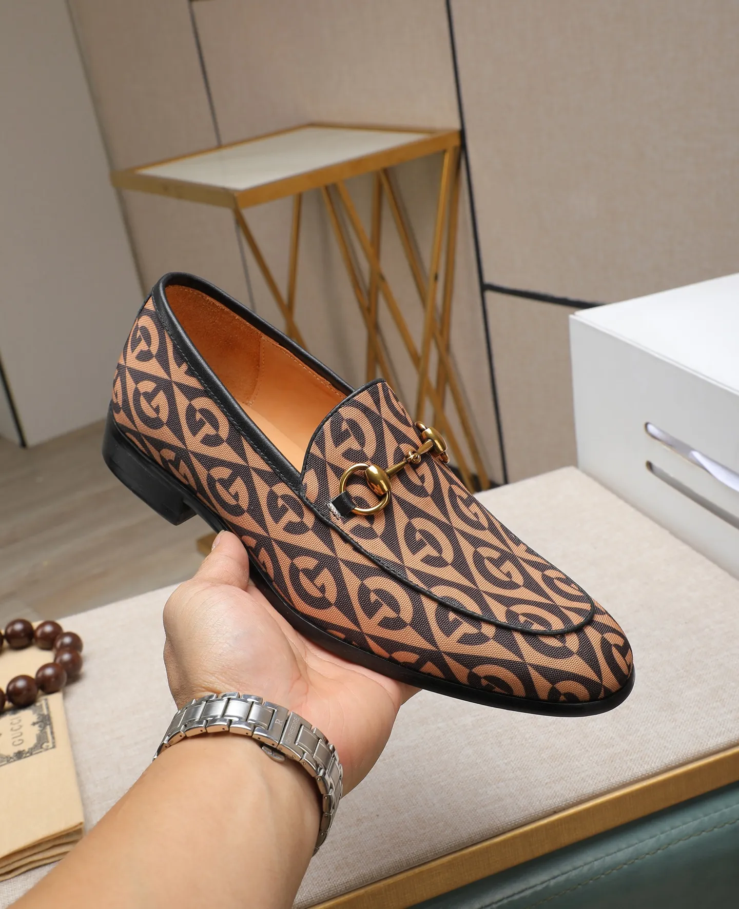 Men's men's shoes 💰540 (high-end, all-cow leather) GUCCI high-end formal leather shoes, original imported fabrics from Italy, cowhide lining, original hardware. I believe you will be struck by it from the first moment you see it. The avant-garde atmosphere can no longer fully interpret its elegance. AAA grade rubber outsole, super comfortable. Original counter last, ensuring its original version and quality. The simple upper ensures its comfort and breathability. A pair of truly good shoes has its own unique soul, famous quality, regular size 38-44 (45 46 customized)
